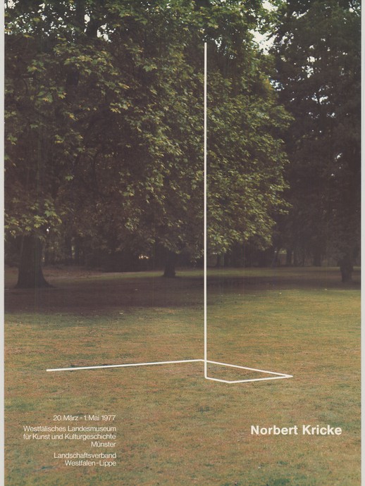 weiße Skulptur in Form einer Linie im Park (vergrößerte Bildansicht wird geöffnet)