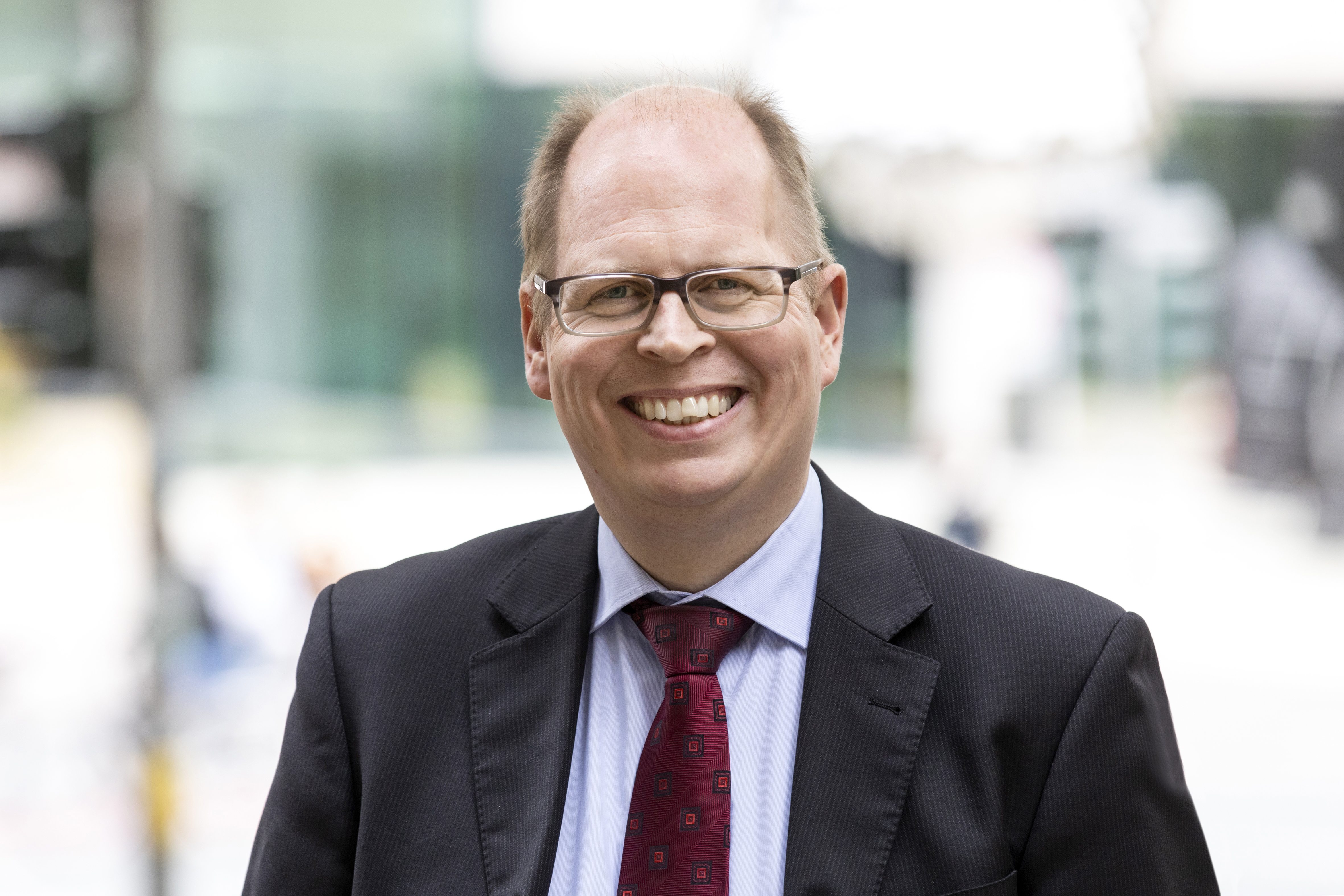 Johannes Chudziak vor dem Landeshaus