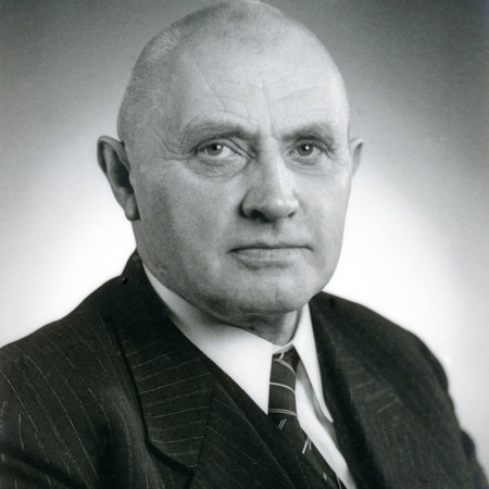 Portrait von Dr. Bernhard Salzmann
